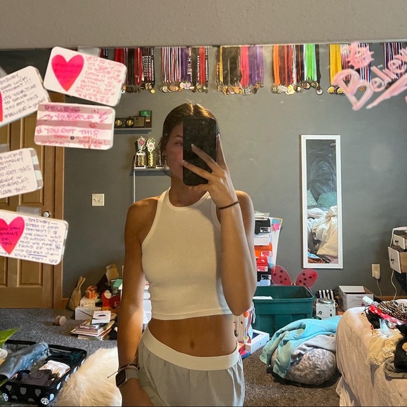 white tank - Picture 2 of 7